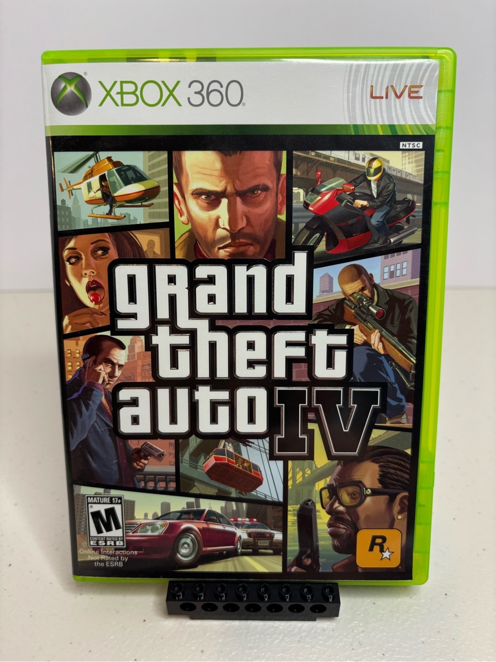 Xbox360 Grand Theft Auto IV Game - Complete in box including map